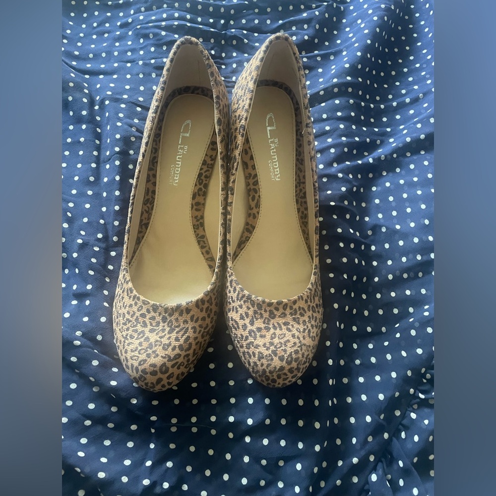 CL by Laundry Tan Leopard Print Wedge Heels